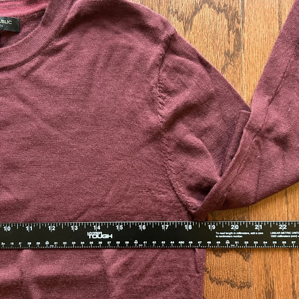 Banana Republic 100% Merino Wool Crewneck Sweater Men's M Burgundy